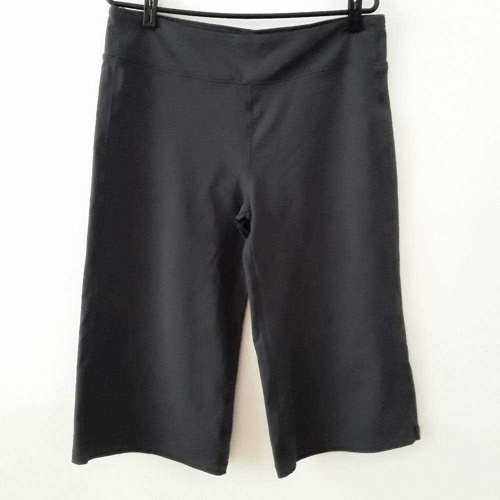 FILA Activewear wide, cropped leg yoga pants